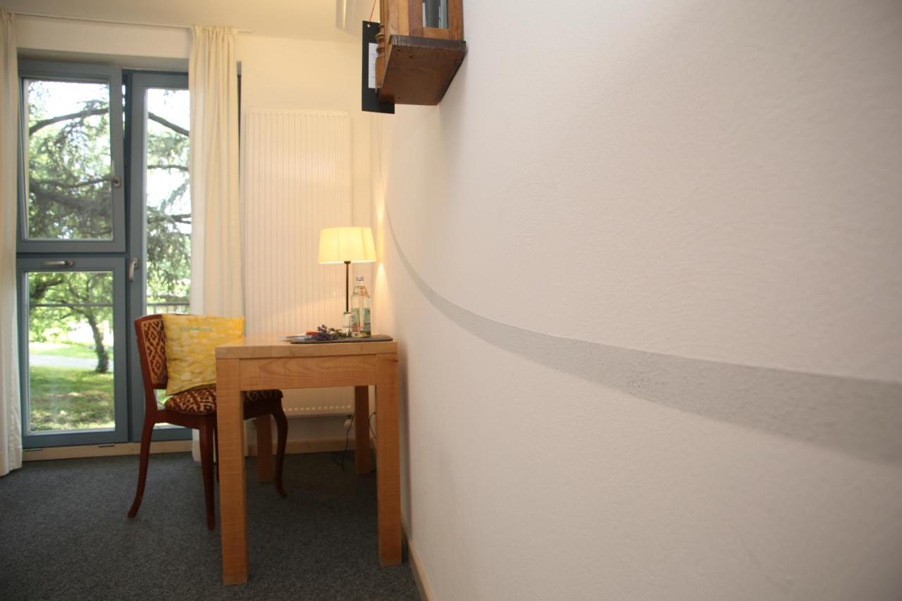 Alanus Gastehaus Hotel Alfter Exterior foto